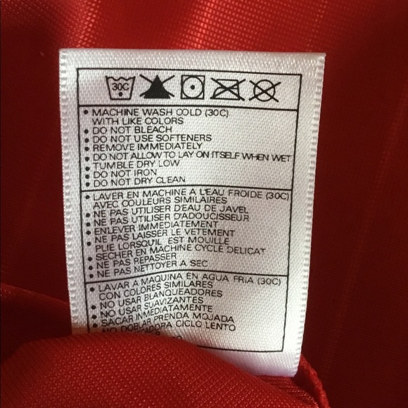 BOYS RED NIKE TOP - Picture 5 of 6
